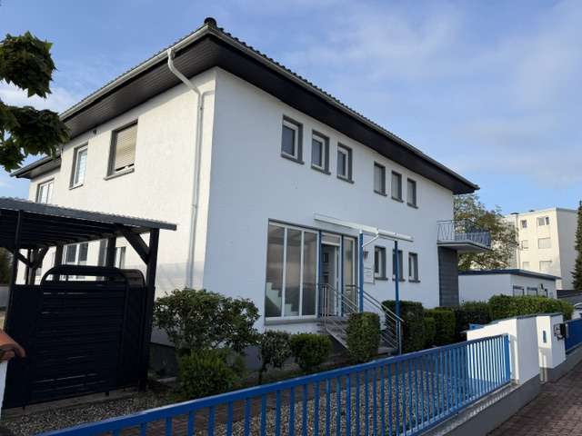 WRS Immobilien - Erlensee - kleine Bürofläche in zentraler Lage - mit Balkon und Duschbad