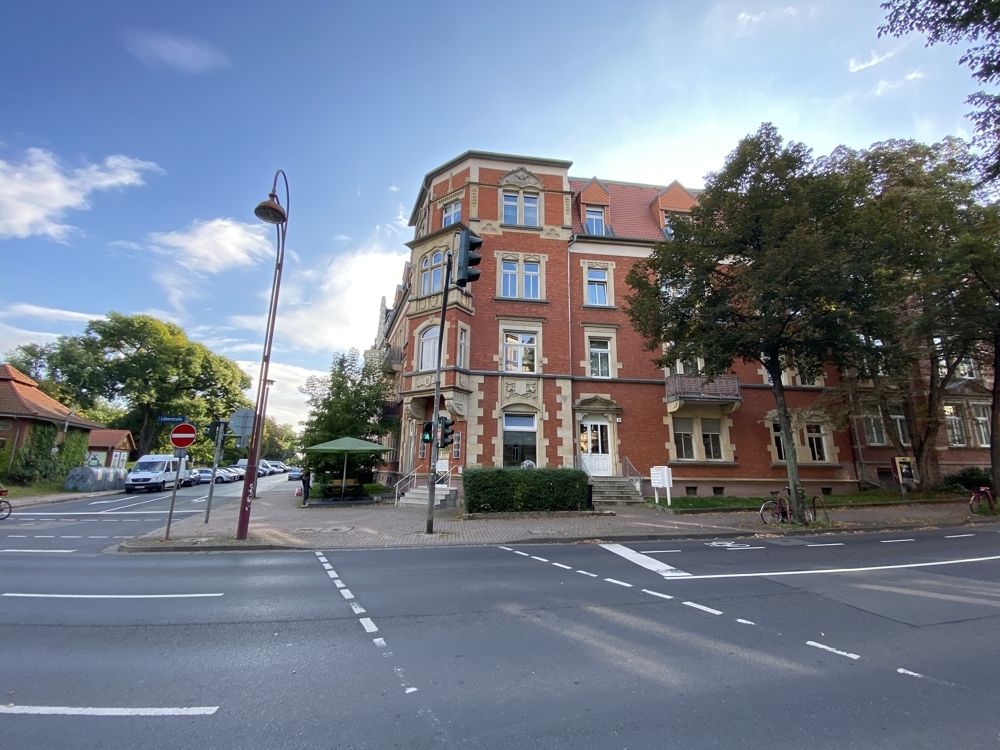 Charmante Altbau-Erdgeschosswohnung mit Balkon nahe Erfurter Stadtpark