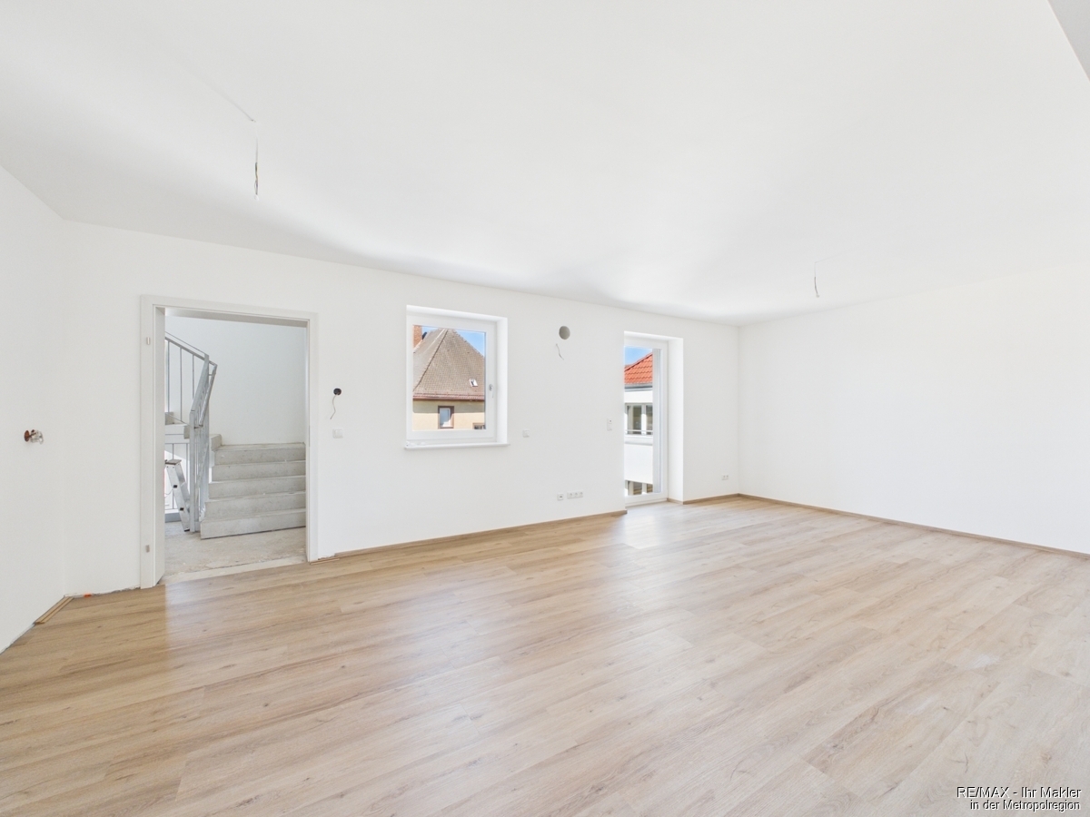 Alles neu für Sie mit Einbauküche und Balkon