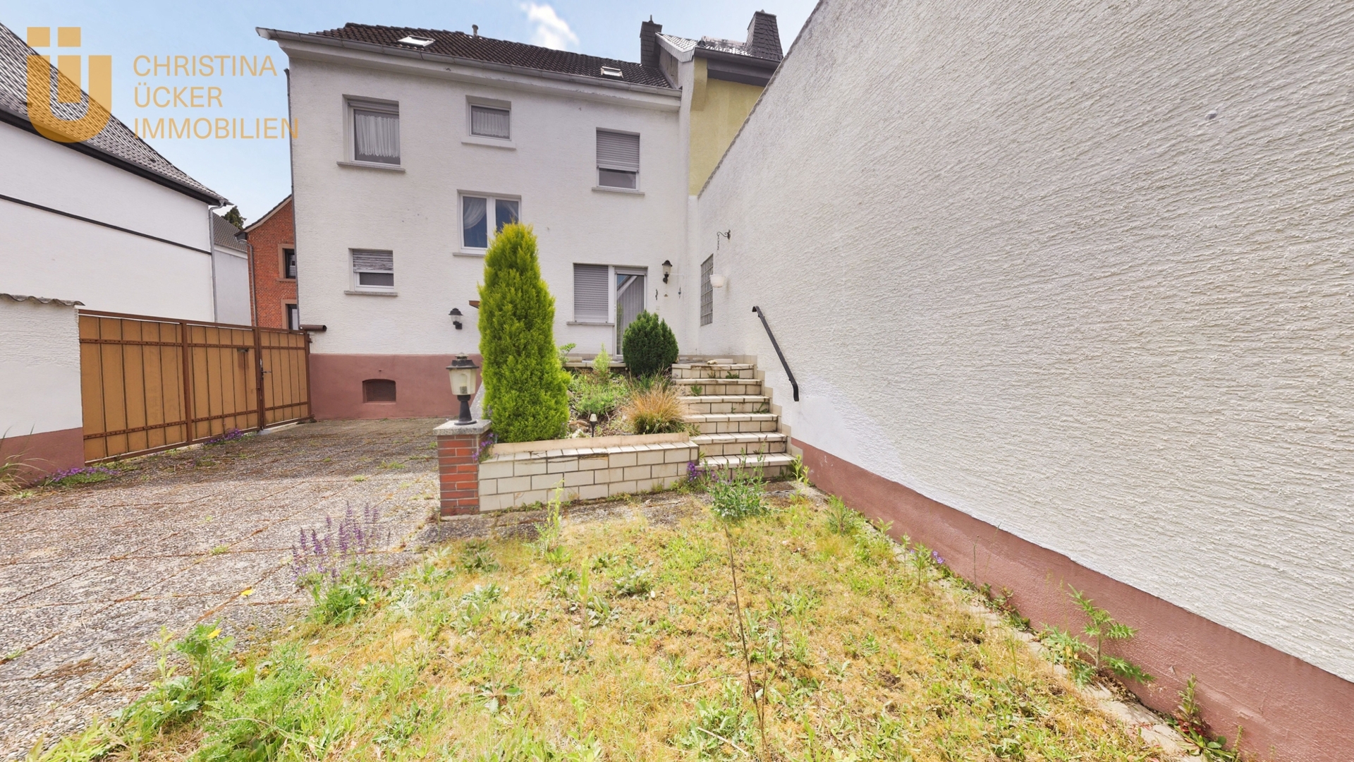 Einfamilienhaus mit historischem Charme und vielseitigem Potenzial in Nieder-Roden