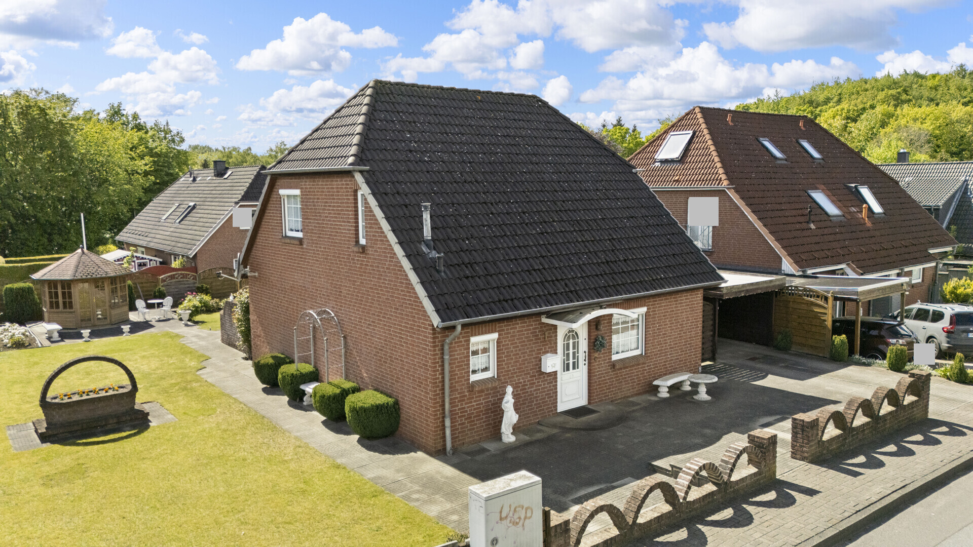 Charmantes Einfamilienhaus mit Garten & Carport auf großzügigem Eckgrundstück in Lübeck-Kücknitz