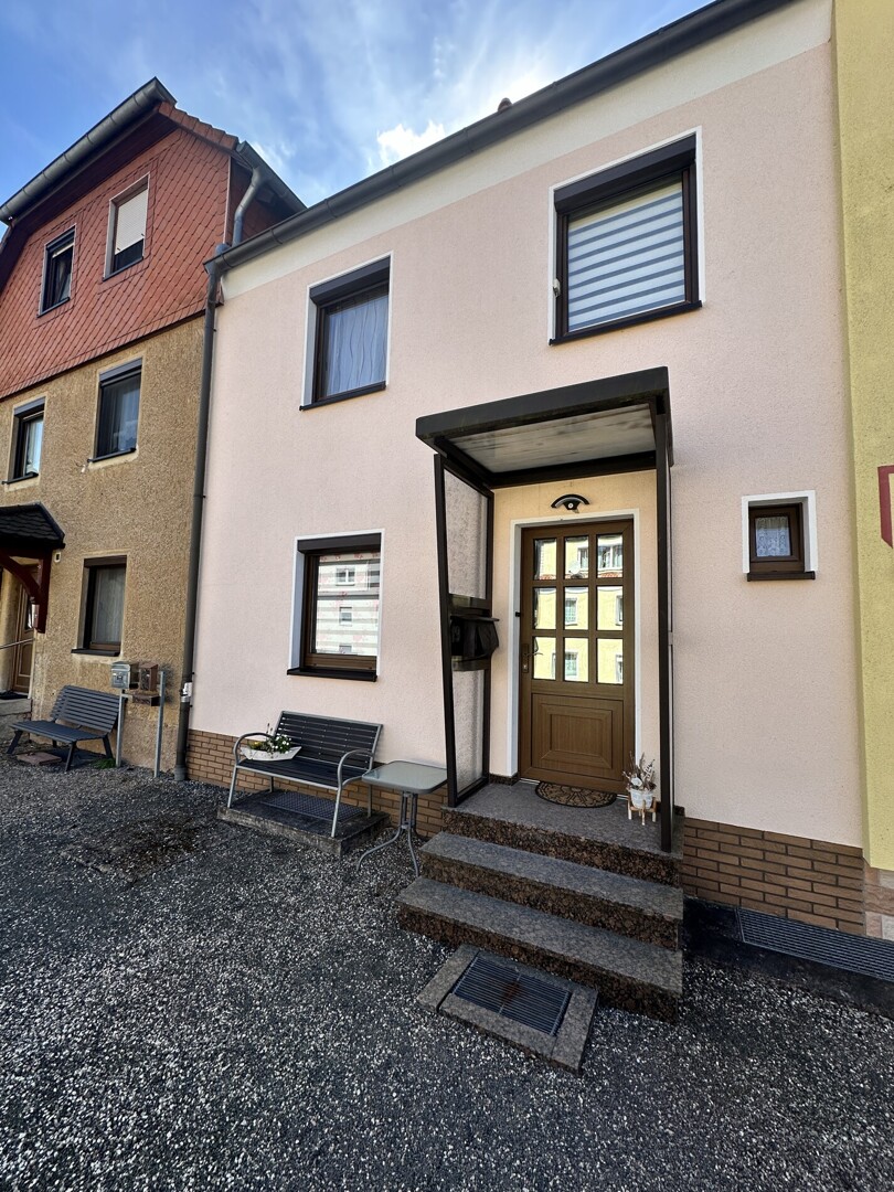 komplett saniert - Kleines Raumwunder mit Garten