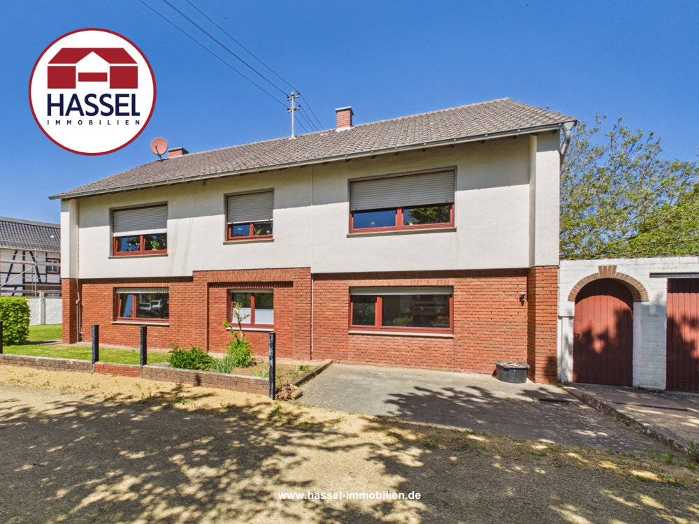 Zweifamilienhaus mit weiterer Bebauungsmöglichkeit. Ihr Zuhause wartet auf SIE!