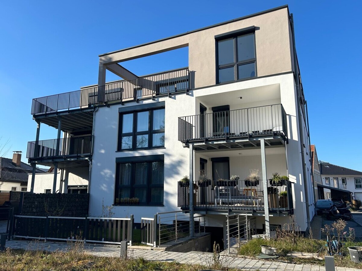 Lichtdurchflutete 4-Zimmer-Neubauwohnung mit Süd-Loggia, Aufzug & Stellplatz-provisionsfrei!