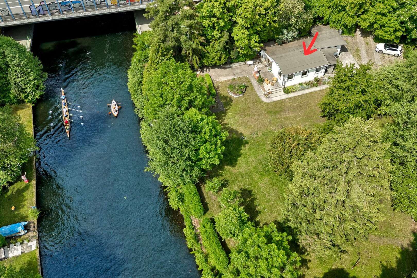 Wassergrundstück an der Löcknitz mit ca. 100 m eigener Uferlinie und eigenem Bootshafen