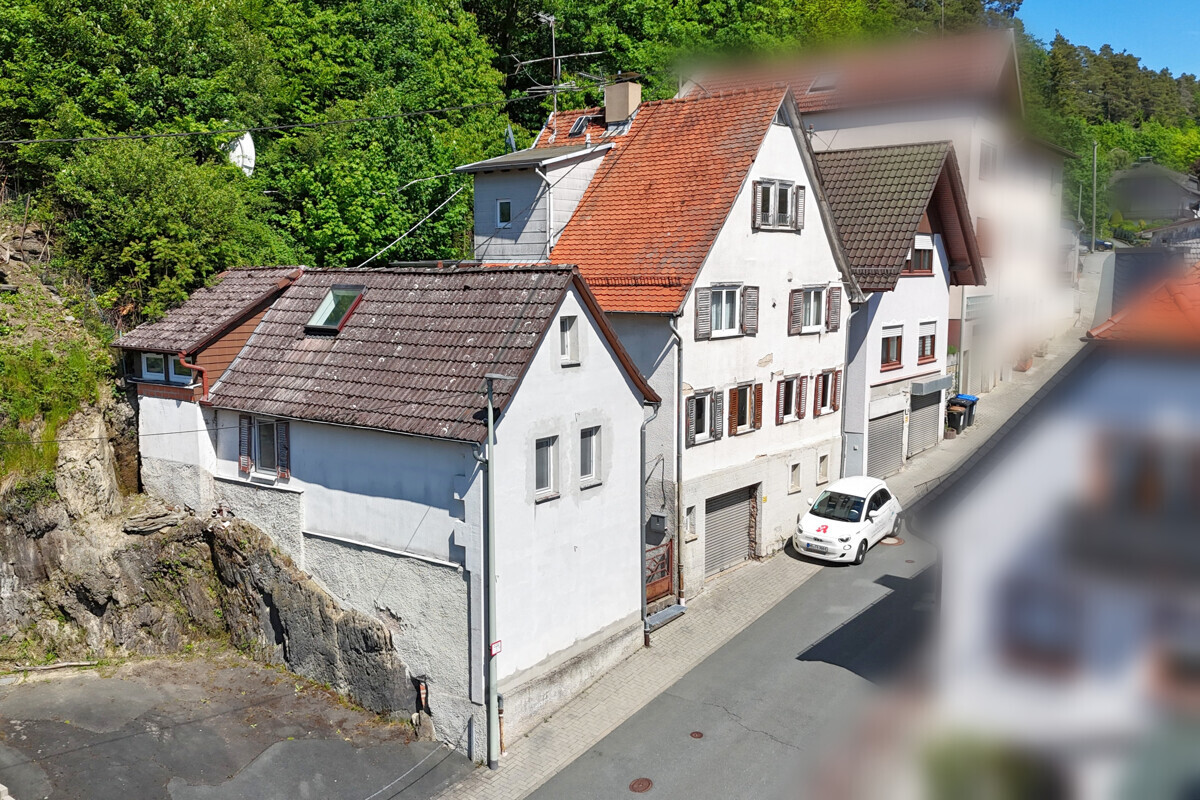 Ihr Deal: 3 Häuschen, 3 Garagen, bis zu 5 WE, davon nur 2 vermietet. HEIZUNG IST NEU!