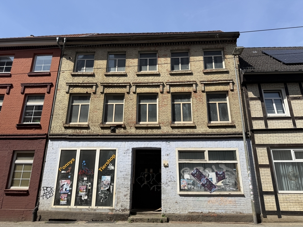 Historischer Rohdiamant in Schweriner Innenstadtlage – Ihr Sanierungsprojekt mit Potenzial