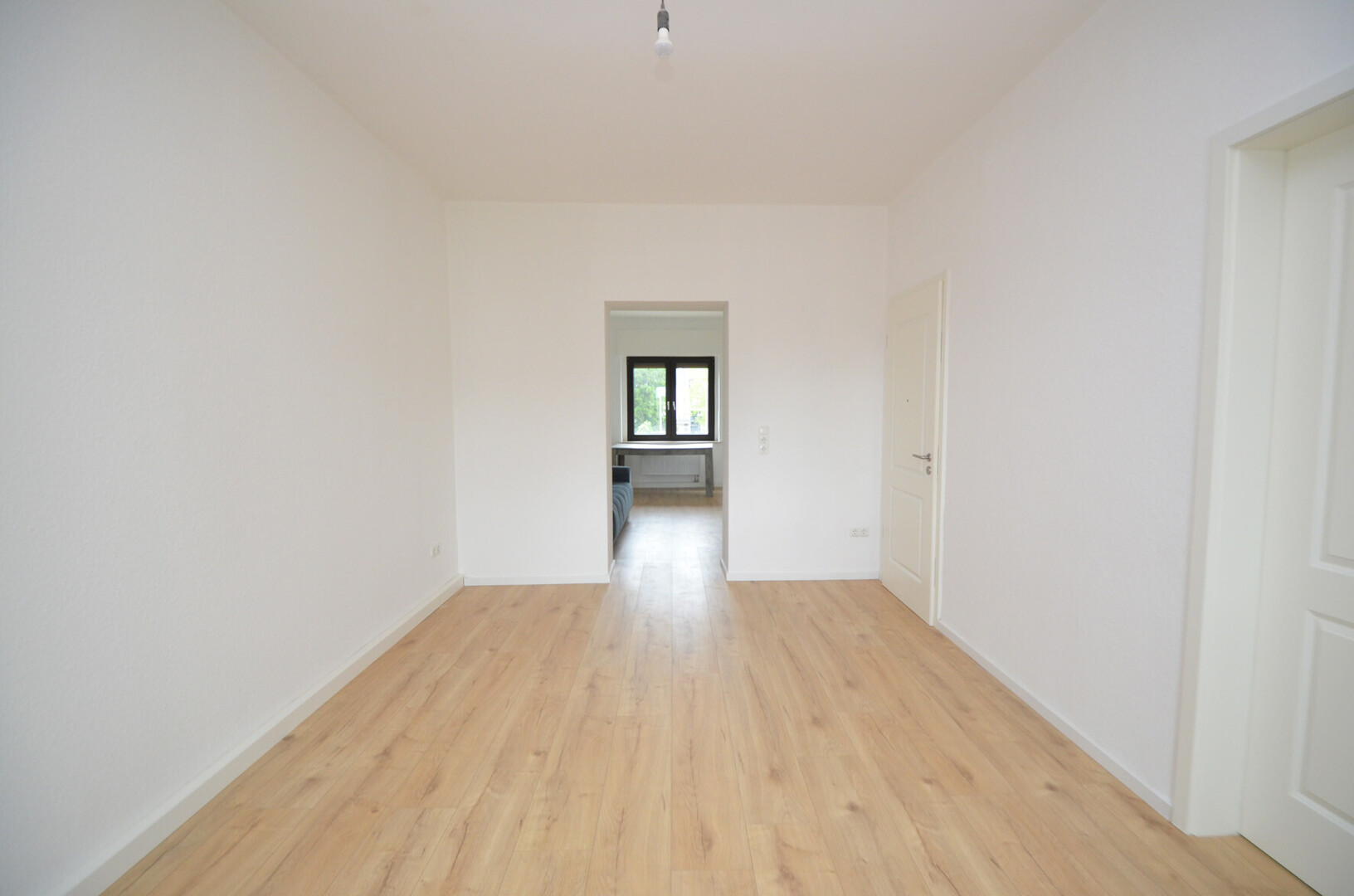 Helle, sehr zentral gelegene 3-Zimmerwohnung mit Garage!