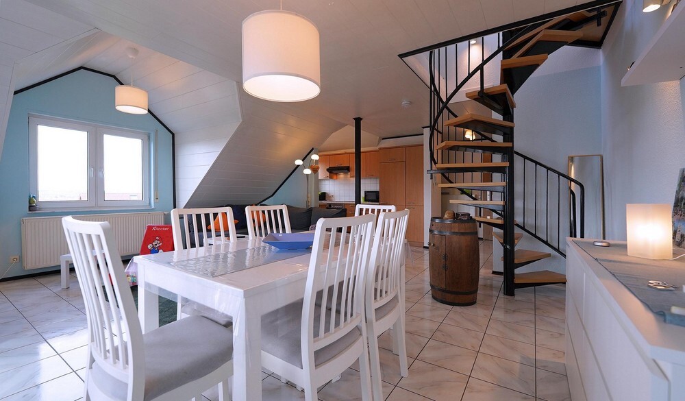 Mal etwas anderes! Helle, außergewoehnliche Maisonette mit Aufzug!