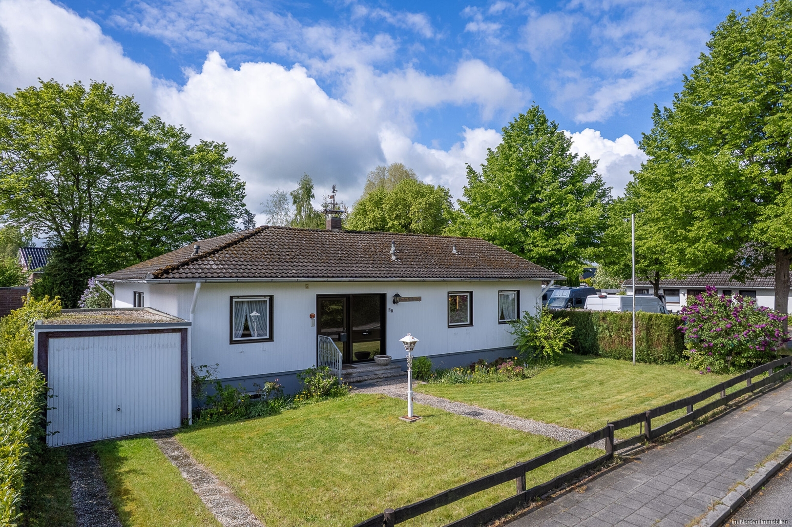 Einfamilienhaus mit Vollkeller auf sonnigem Grundstück in Eutin