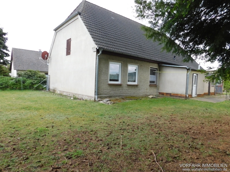 Einfamilienhaus mit großem Grundstück
