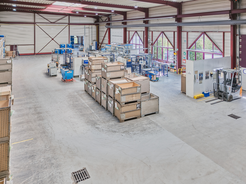 1.000 m² Industriehalle mit Krananlagen und Teilbarkeit – sofort nutzbar