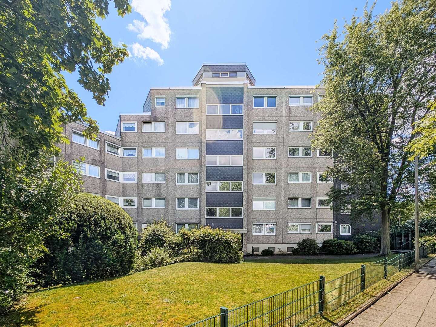 Gestalten Sie Ihr Traumzuhause – Helle Eigentumswohnung mit Loggia und Tiefgarage