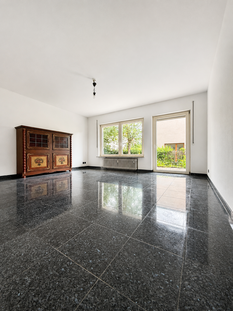 Erstbezug nach Sanierung: Helle 67 m² EG-Wohnung mit Terrasse, Einbauküche und Hobbyraum