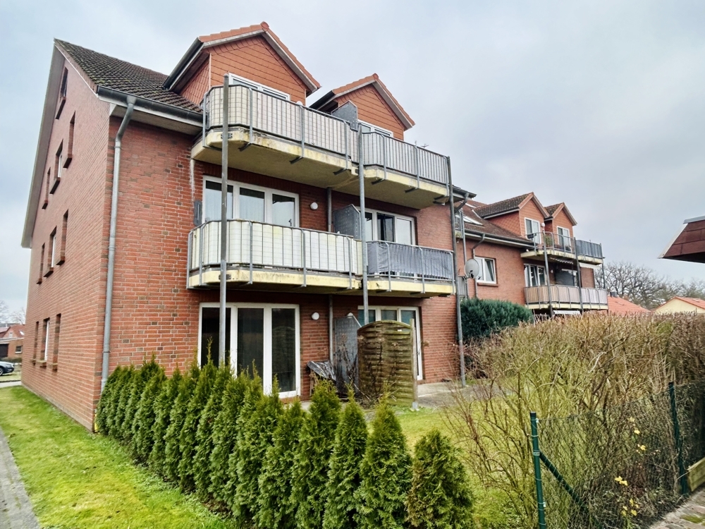 Kapitalanlage in gepflegter Wohnlage – Vermietete 2-Zimmer-Eigentumswohnung mit Balkon und Stellplatz in Hagenow