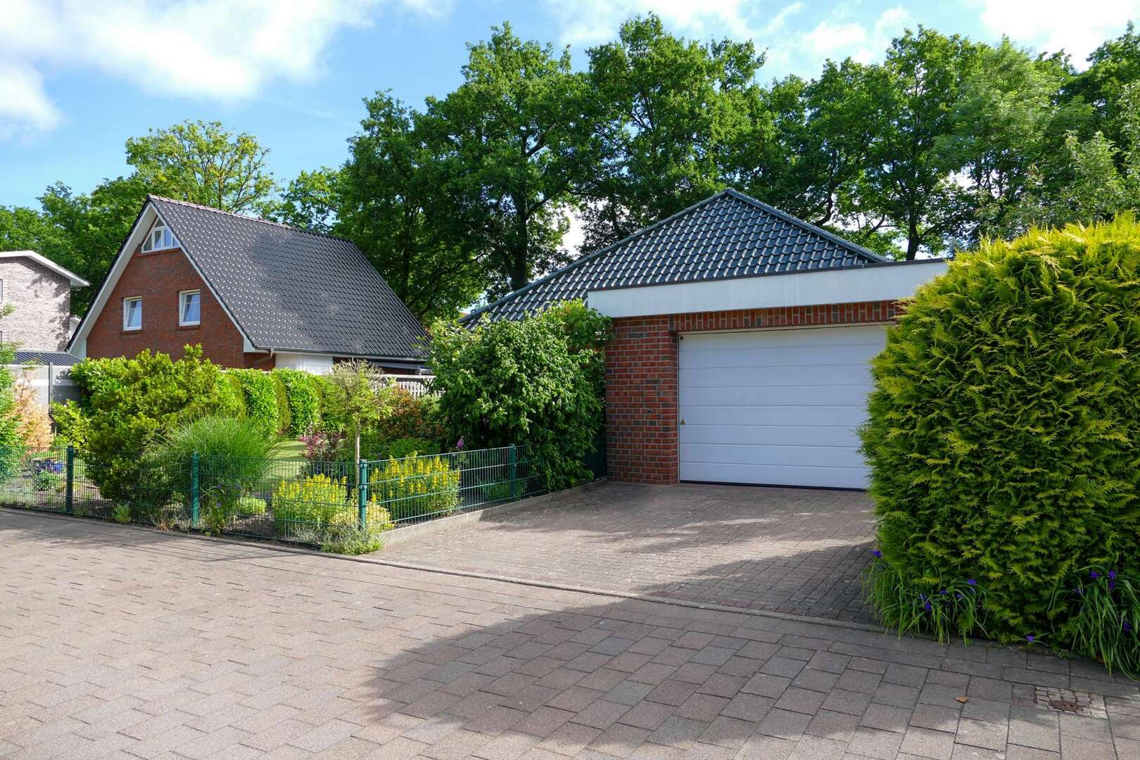 gepflegtes Einfamilienhaus mit Garage – flexible Raumaufteilung mit Potenzial für 4 bis 5 Zimmer