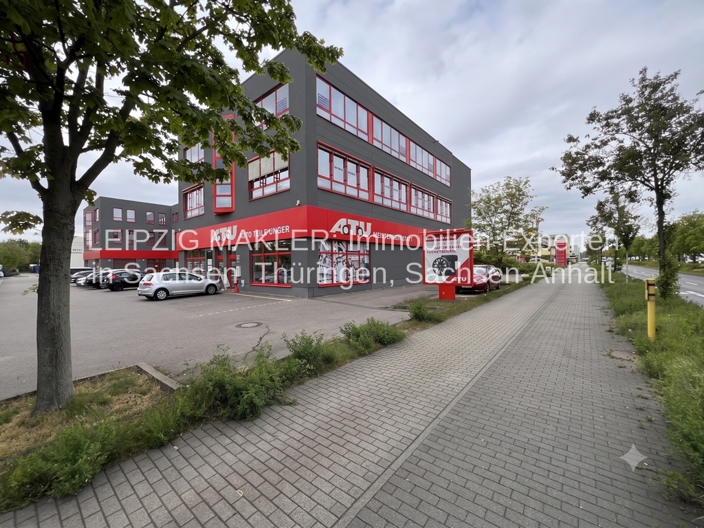 BÜRO + Empfangslounge + Gemeinschaftsküche + WC-Anlage - optional: Lager + PKW-Stellplätze