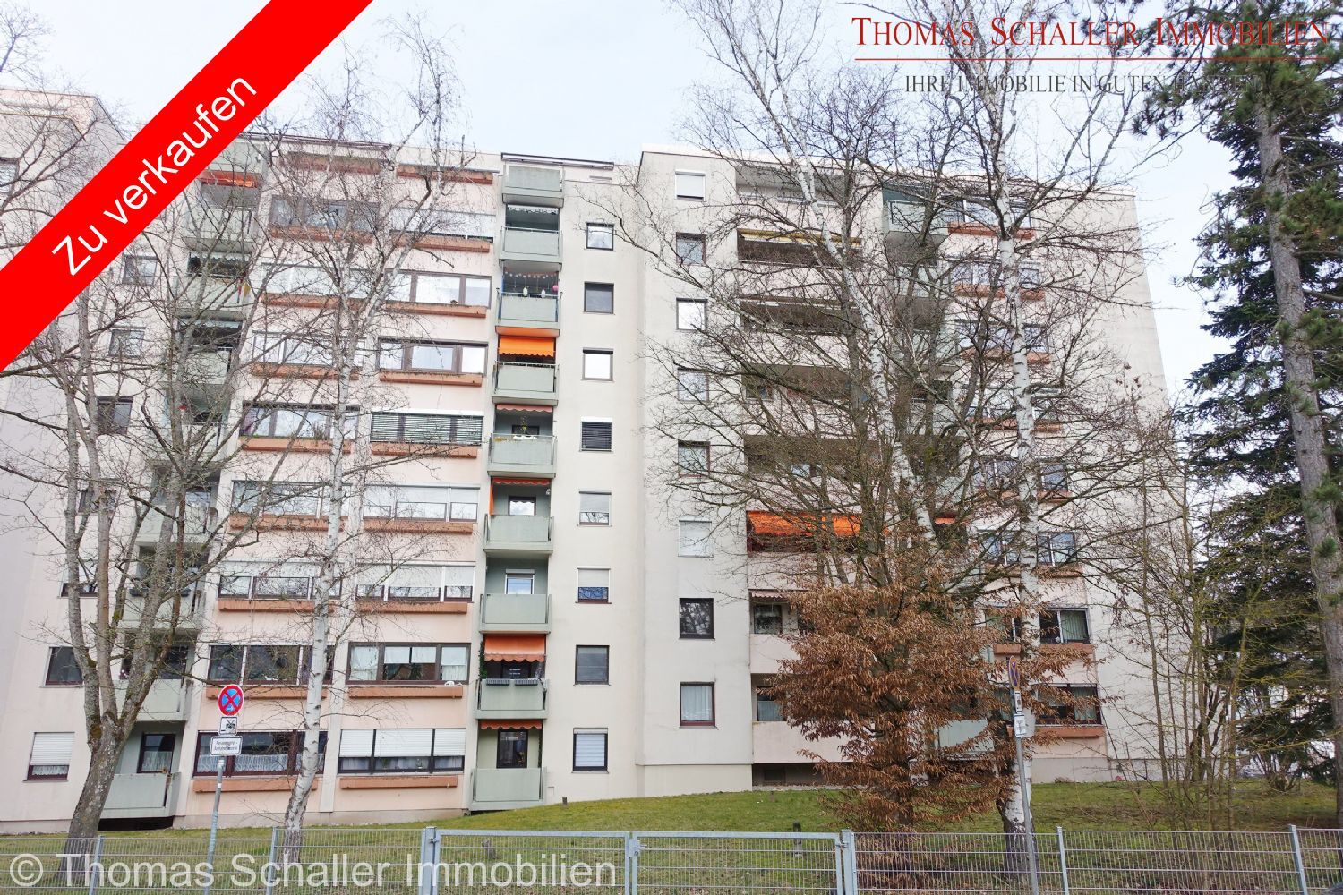 BEZUGSFREI ! 4 Zimmer-Wohnung 92 m² mit Balkon, EBK und Tiefgarage, Aufzug in Zirndorf, Weiherhof