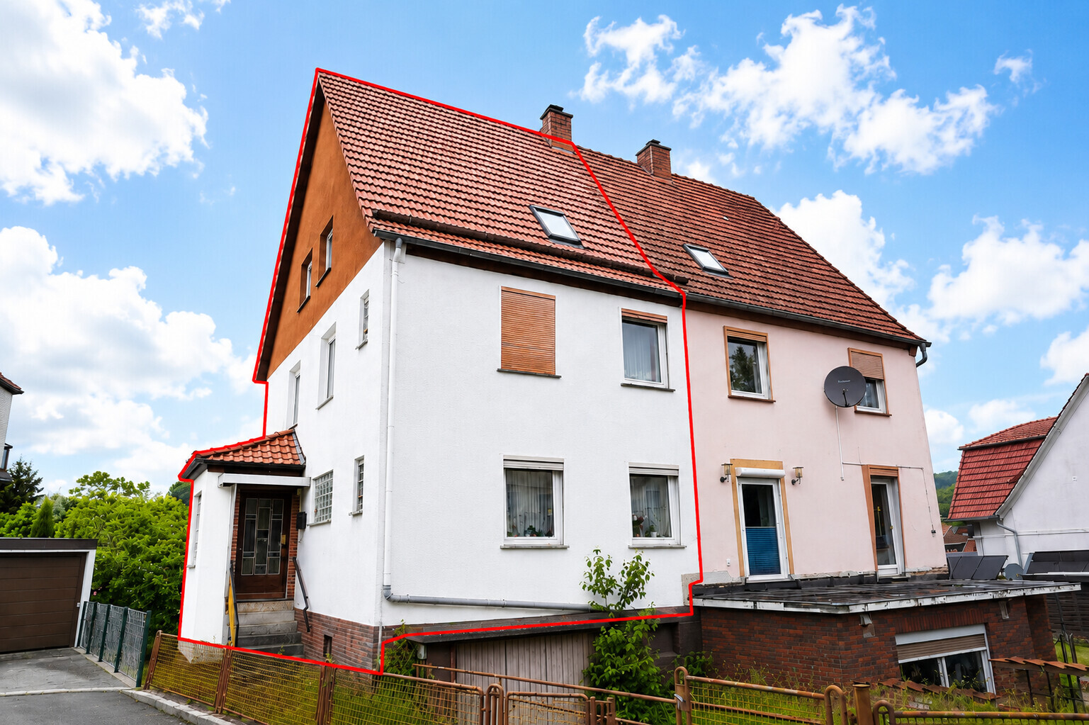 Kleine, renovierungsbedürftige Doppelhaushälfte mit großem Grundstück. Keine Käuferprovision!