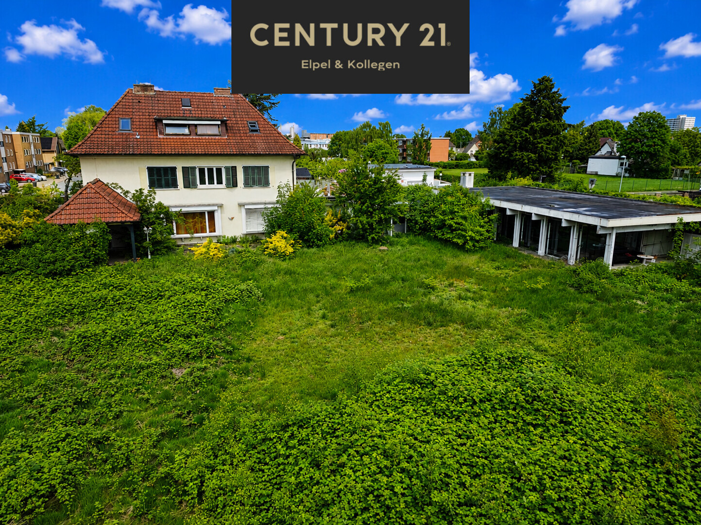 Ein Anwesen mit Perspektive: Stadtvilla und Entwicklungsgrundstück