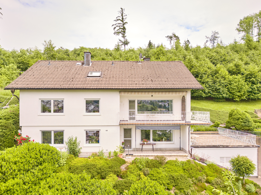 278 m² Wohnfläche, Einliegerwohnung und Weitblick!