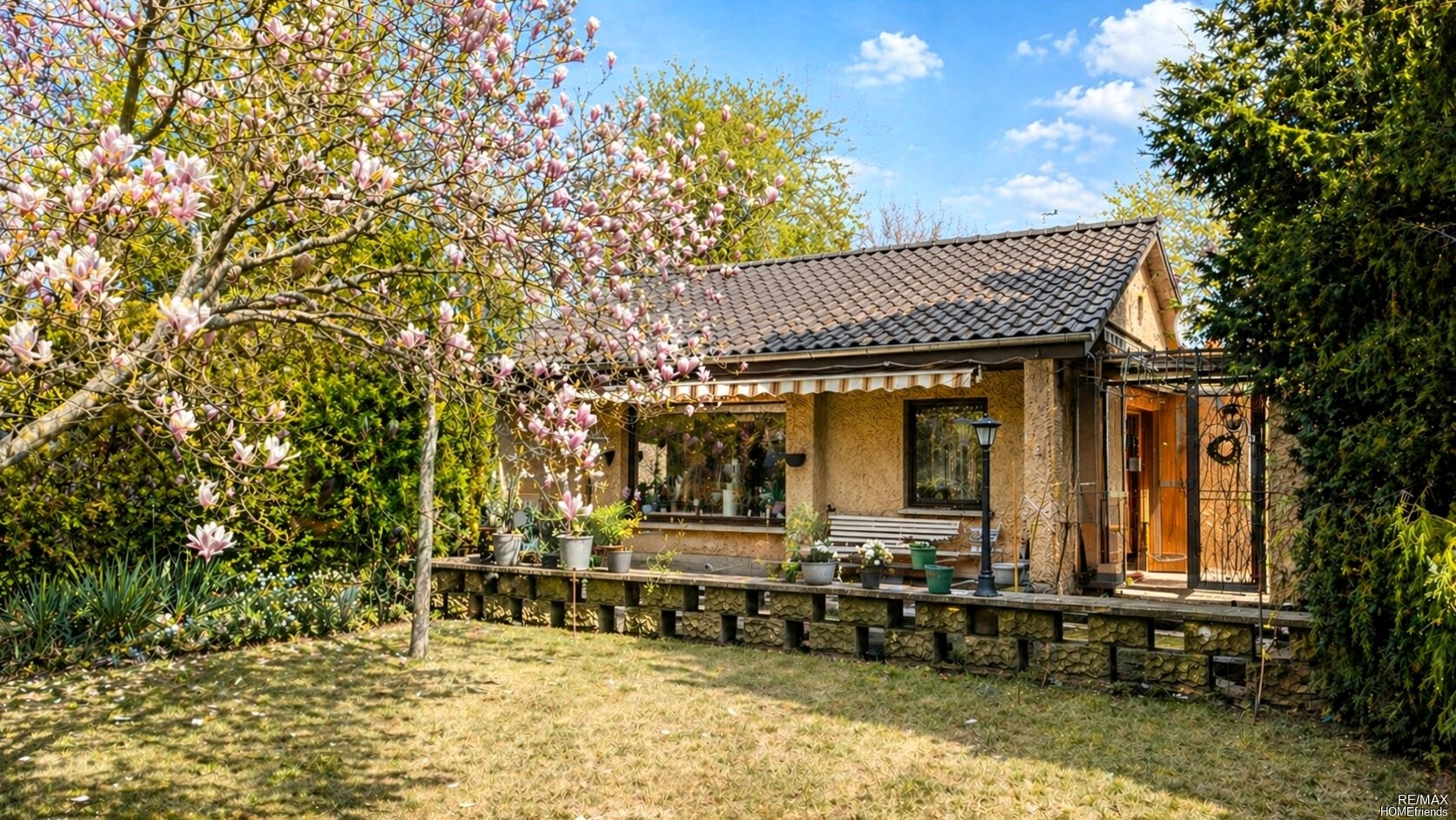 Einfamilienhaus Bungalow in Berlin-Karow mit Keller, Garage, 1.006 m² Grundstück | Ausbaupotenzial | Ihr Angebot im digitalen Verfahren erwünscht!