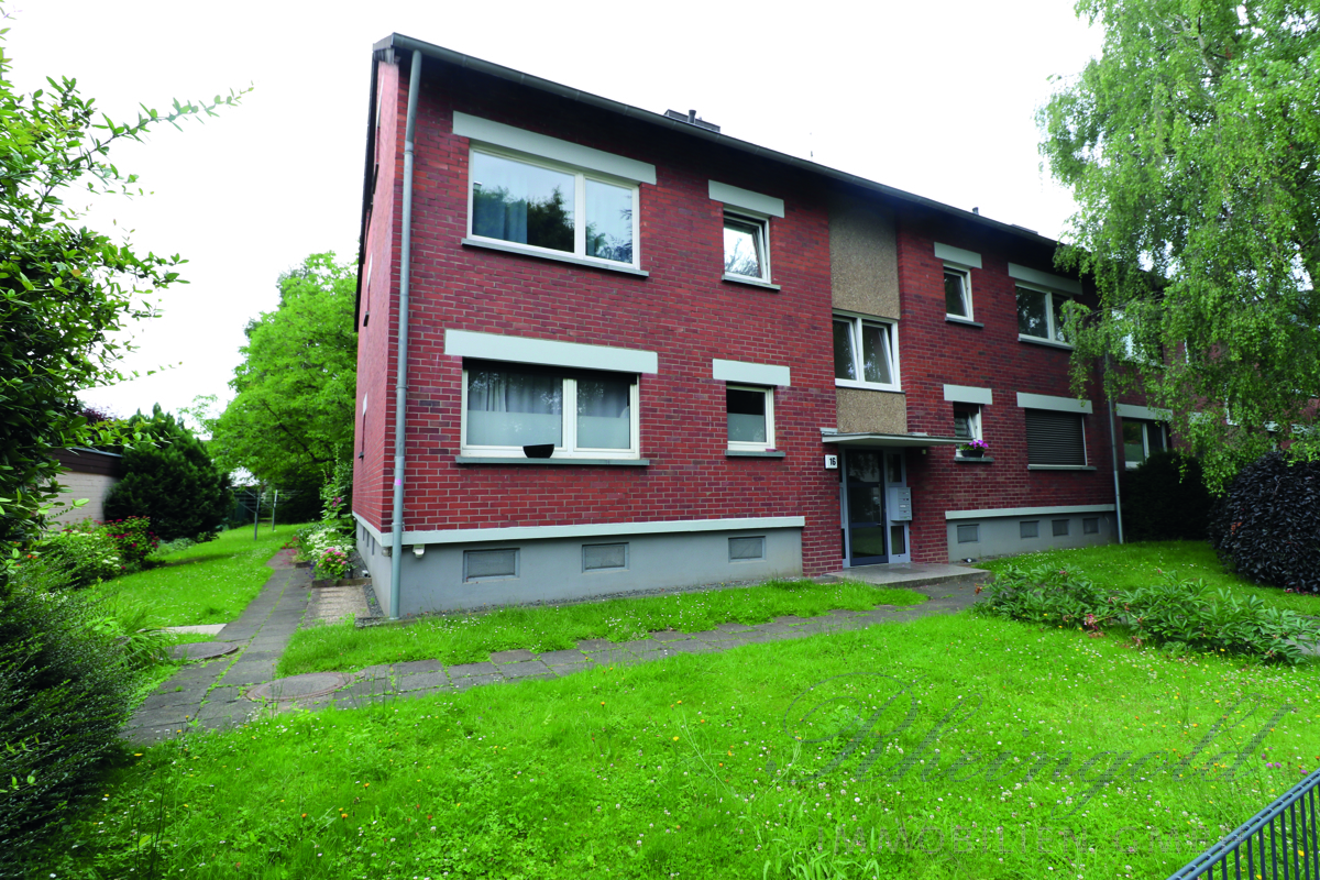 Gut geschnittene 3-Zimmer-Wohnung: 
Do It Yourself - mit Balkon , Garage, Ruhig und gut angebunden