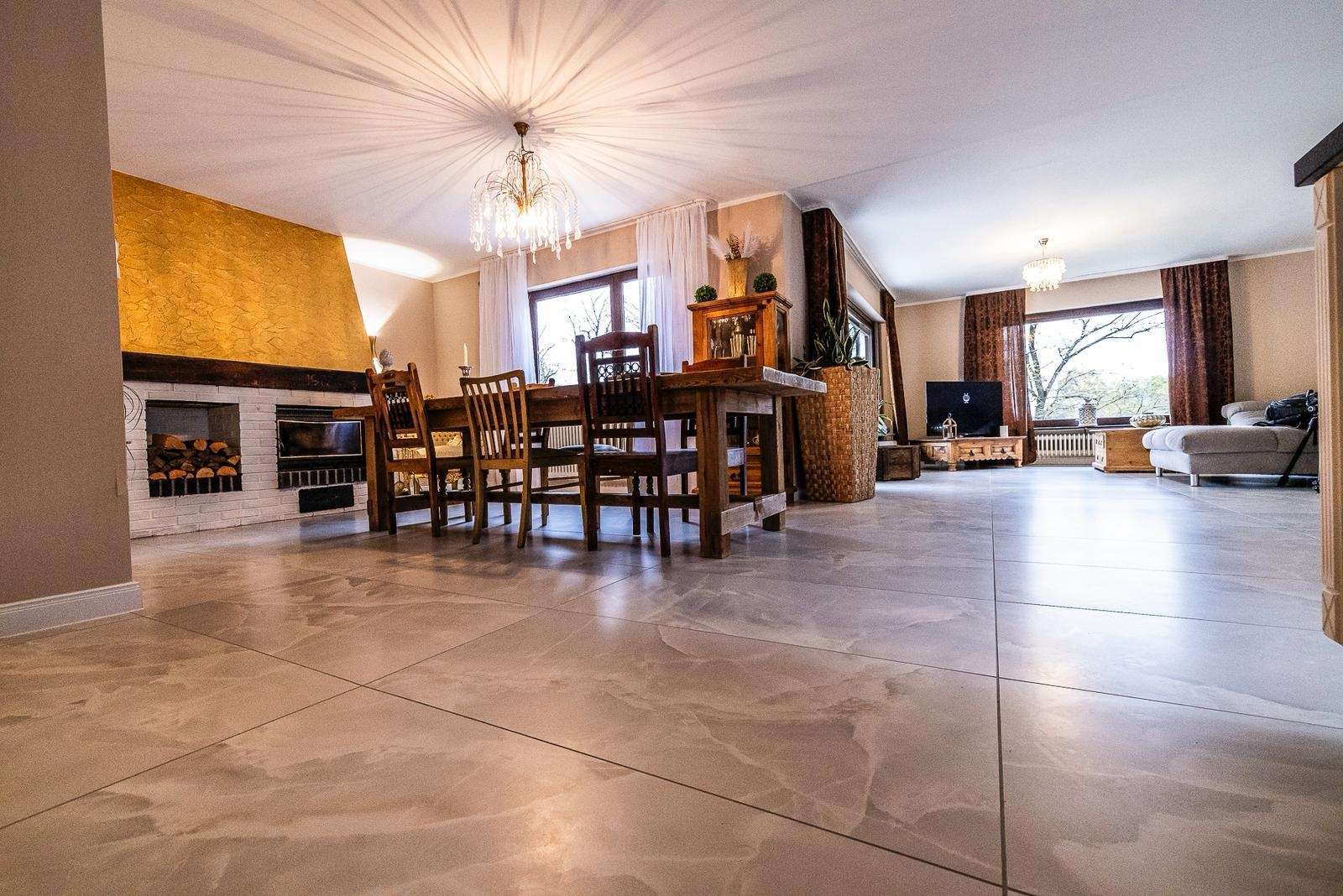 WRS Immobilien - käuferprovisionsfrei - Hösbach - Zwei- / Einfamilienhaus in beliebter Hanglage