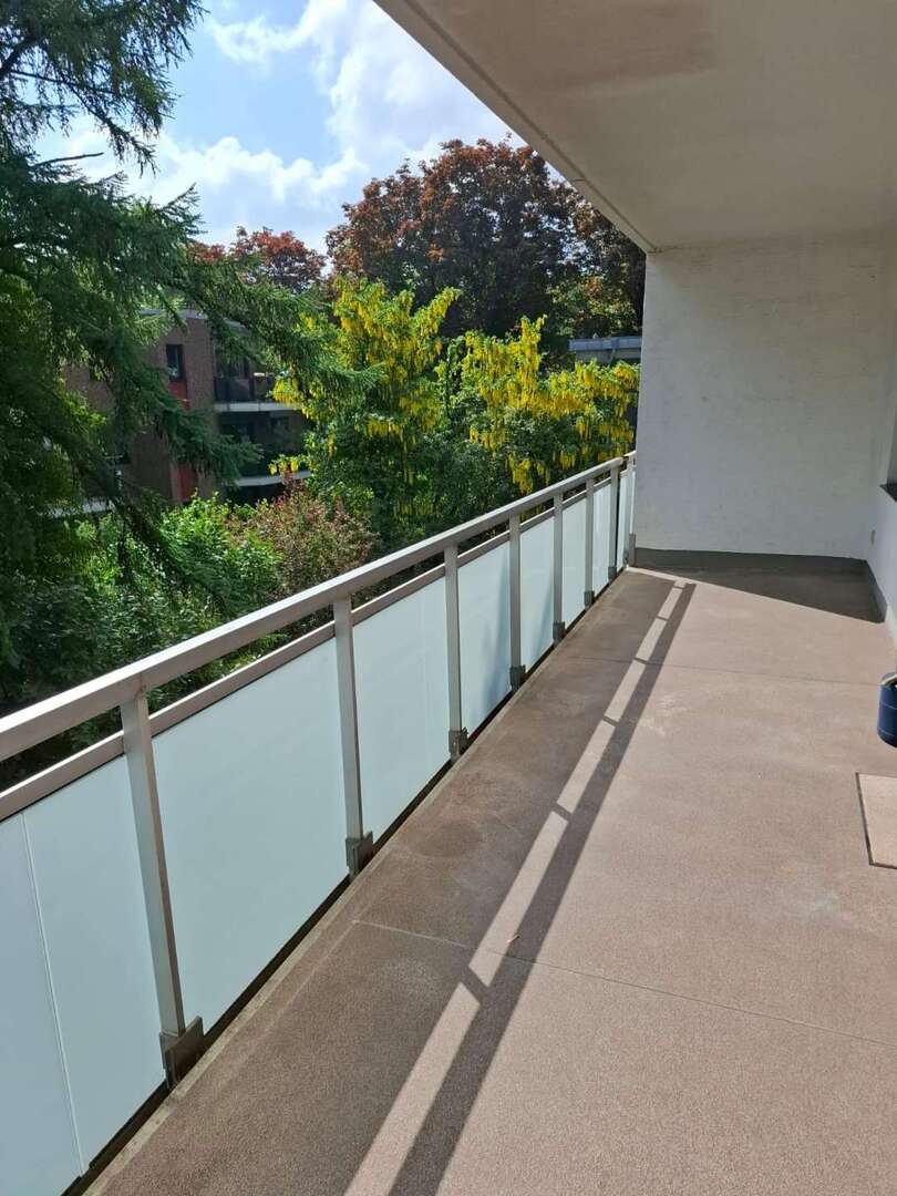 Gepflegtes Ambiente: Helle 3-Zimmer-Wohnung in Top-Lage von Marienburg mit Terrasse & TG