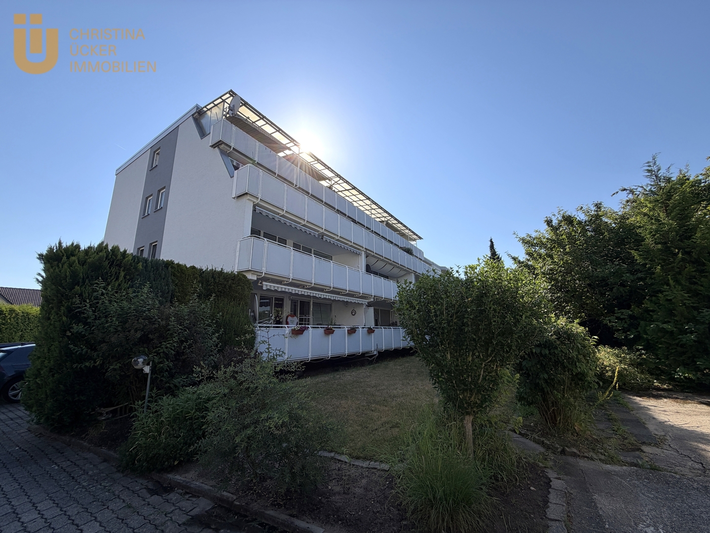 3 Zimmerwohnung mit großem Balkon, Stellplatz und Entwicklungspotenzial in OF Tempelsee