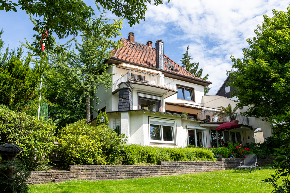 Freistehendes Einfamilienhaus mit Anbau und großem Garten in Fröndenberg