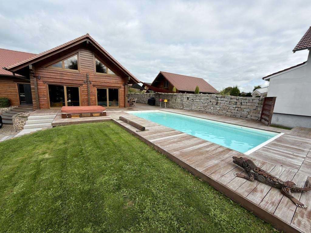 Exklusives Chalet-Holzhaus mit Salzpool, Sauna & großem Garten in ruhiger Lage von FR-Mothern