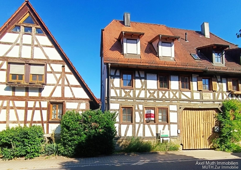 Einziehen statt renovieren - Historisch & Modern wohnen! 
Fachwerk-Doppelhaushälfte,  2018 kernsaniert