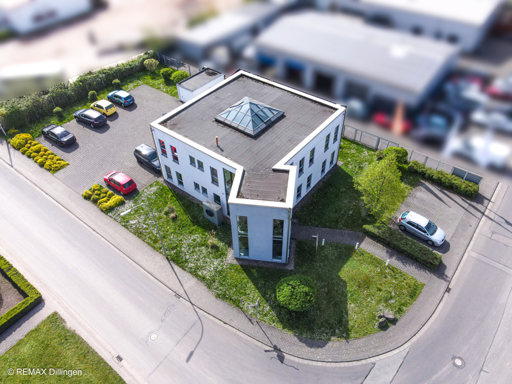 Inverstor gesucht: 
Repräsentatives Bürogebäude 311m², Wärmepumpe, energieeffizient, Autobahnnähe