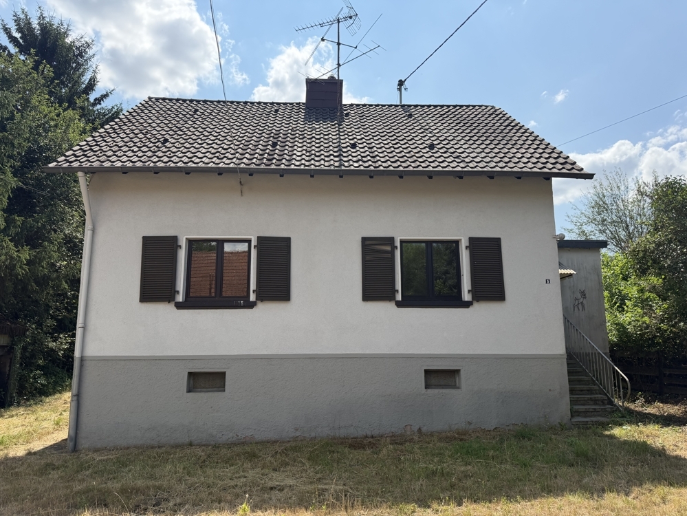 Wallerfangen: Sanierungsobjekt mit 153 m² Wohnfläche und großem Nebengebäude auf 1.752 m² Grundstück