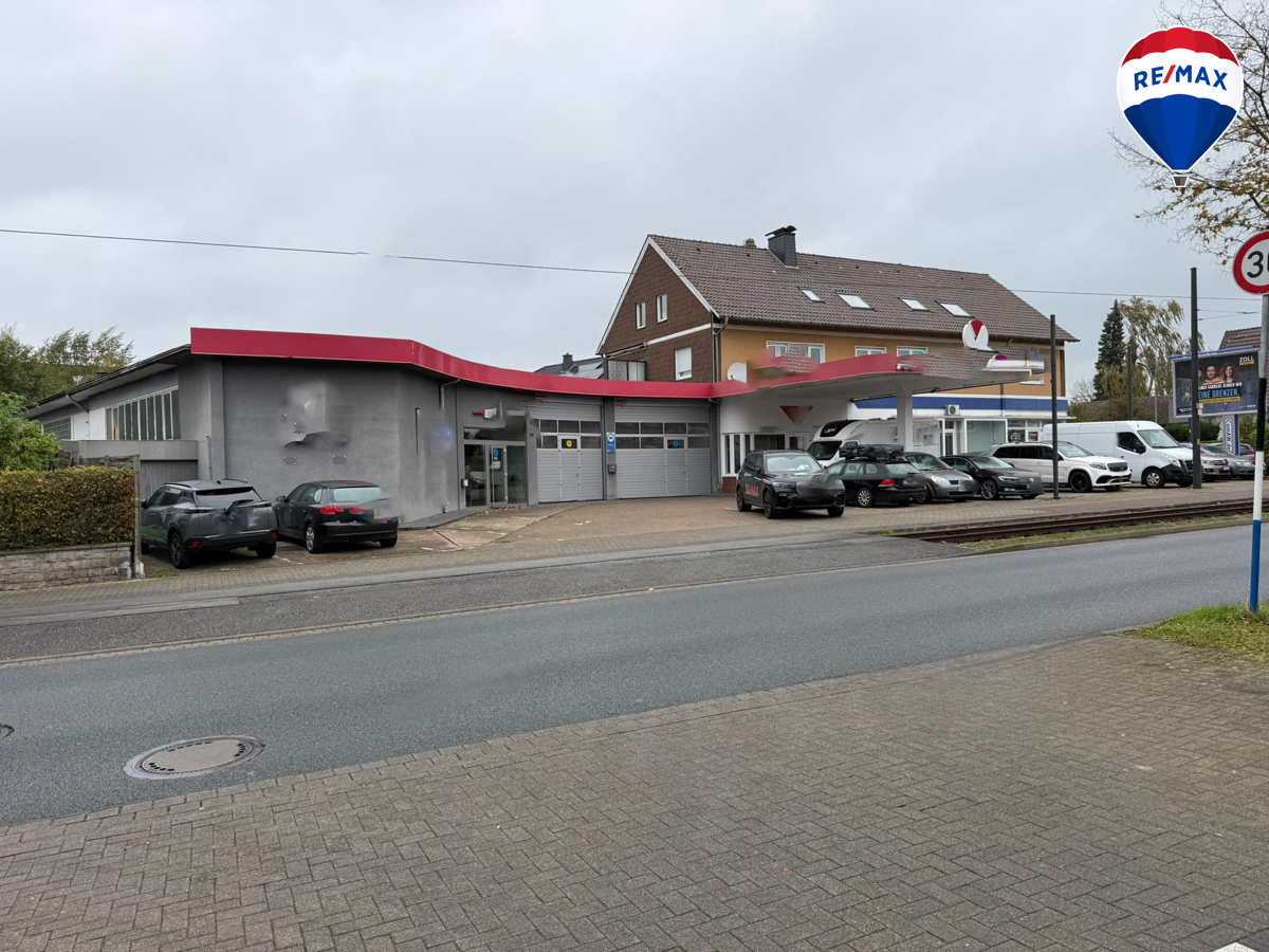 Große KFZ-Werkstatt + 6 Garagen + Stellplätzen in Top Lage von Bielefeld Schildesche zu verkaufen!