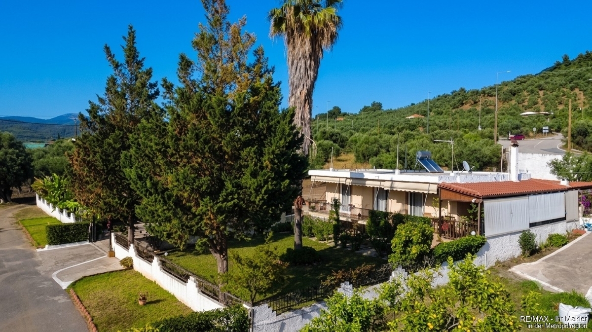 Freistehendes Einfamilienhaus in ruhiger Naturlage nördlich von Athen
