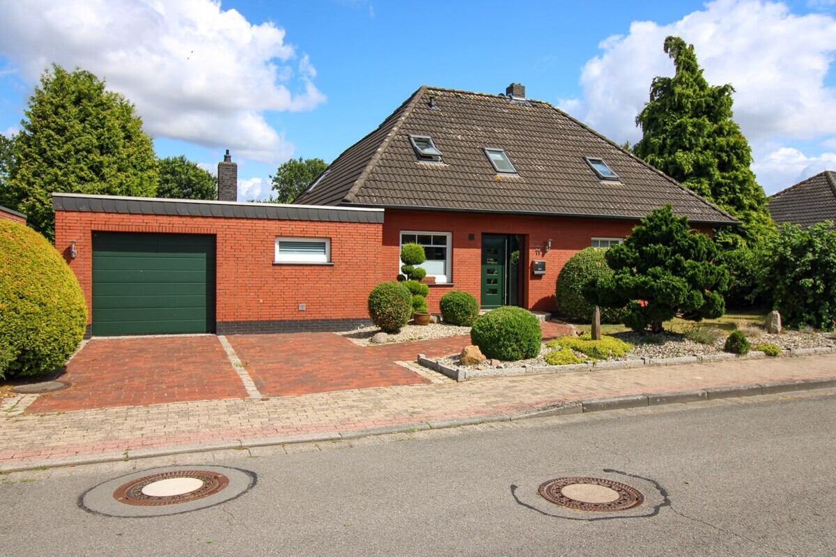 Ruhe & Platz für die ganze Familie: 6-Zimmer Haus mit Kamin, Garage, Gartenhütte und neuer Heizung!