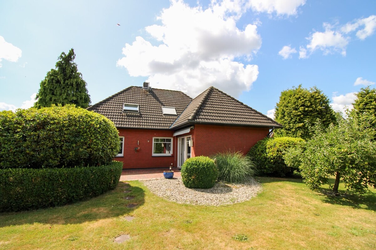 ***Einfamilienhaus für die Großfamilie mit Garage und schönem Garten***