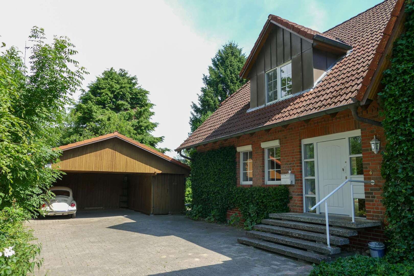 Helle, großzügig geschnitte Wohnung im Doppelhaus mit Gartennutzung in naturnaher ruhiger Lage