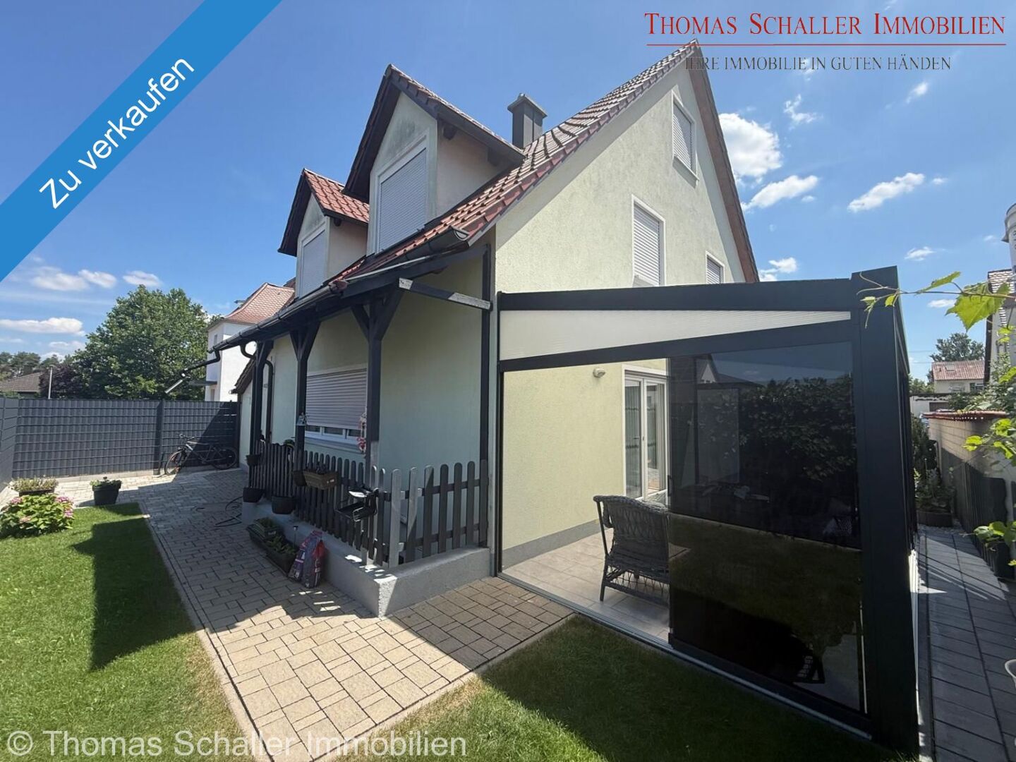Gepflegtes Einfamilienhaus mit Garage