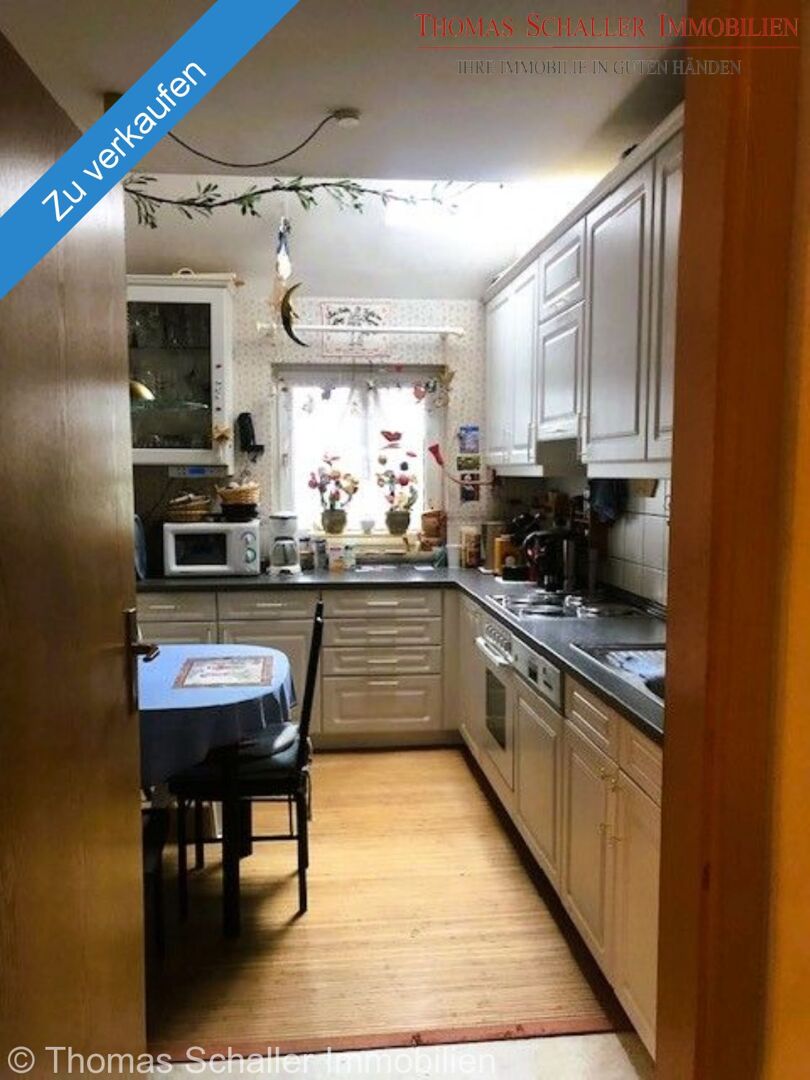 Attraktive 4-Zimmer-Wohnung mit Loggia und 2 Tiefgaragenstellplätzen in Burgthann