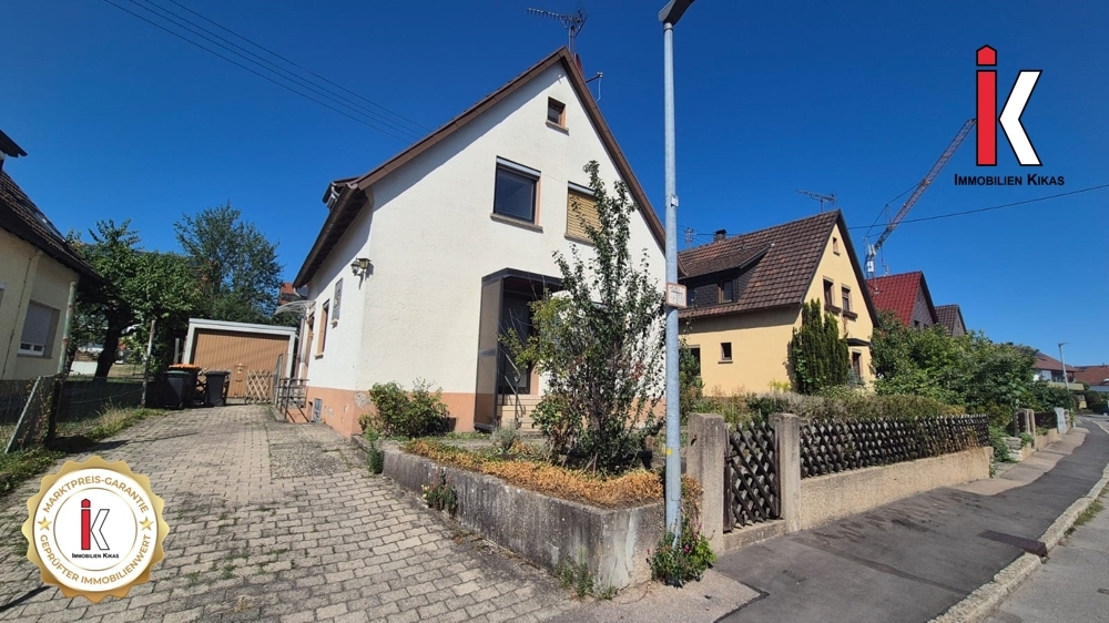 Renovieren und Ausbauen nach eigenen Wünschen!
Freistehendes Familienhaus in Sindelfingen