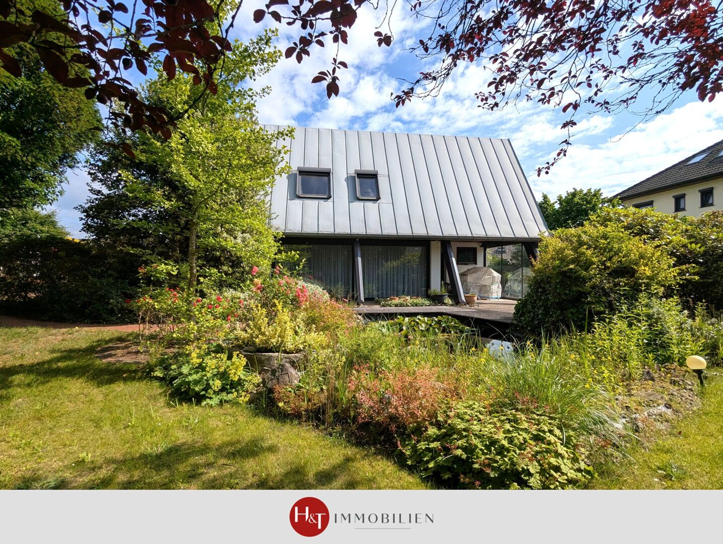 Zuhause zum Verlieben: Architektenhaus mit Gartenidylle