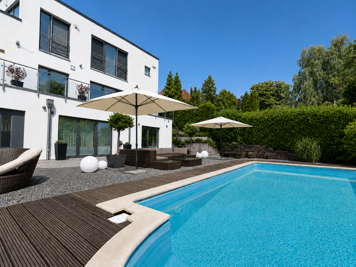 Exklusive und luxuriöse Villa mit Pool und Einliegerwohnung am Naturschutzgebiet Hamburg-Boberg! – Moderne Eleganz mit stilvoller Architektur, großzügigem Wohnen und gehobenem Ambiente