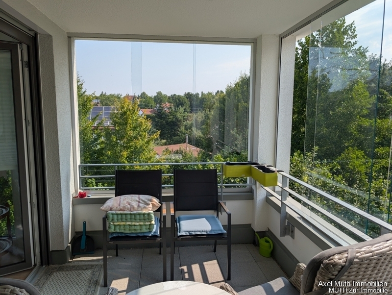 Seniorengerechtes Wohnen in Zaberfeld: Moderne 2-Zi-Whg. mit überdachtem Balkon, EBK und TG-Stpl.
