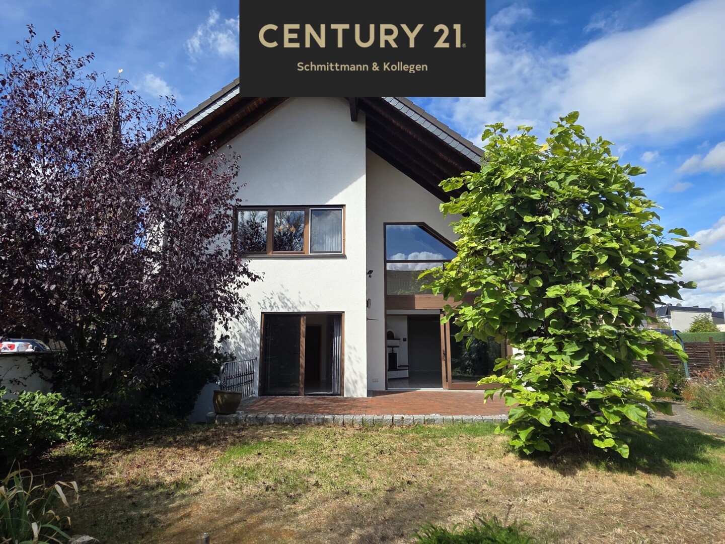 Hier schlägt das Herz höher: Freistehender Architekten-Traum wartet auf Sie!