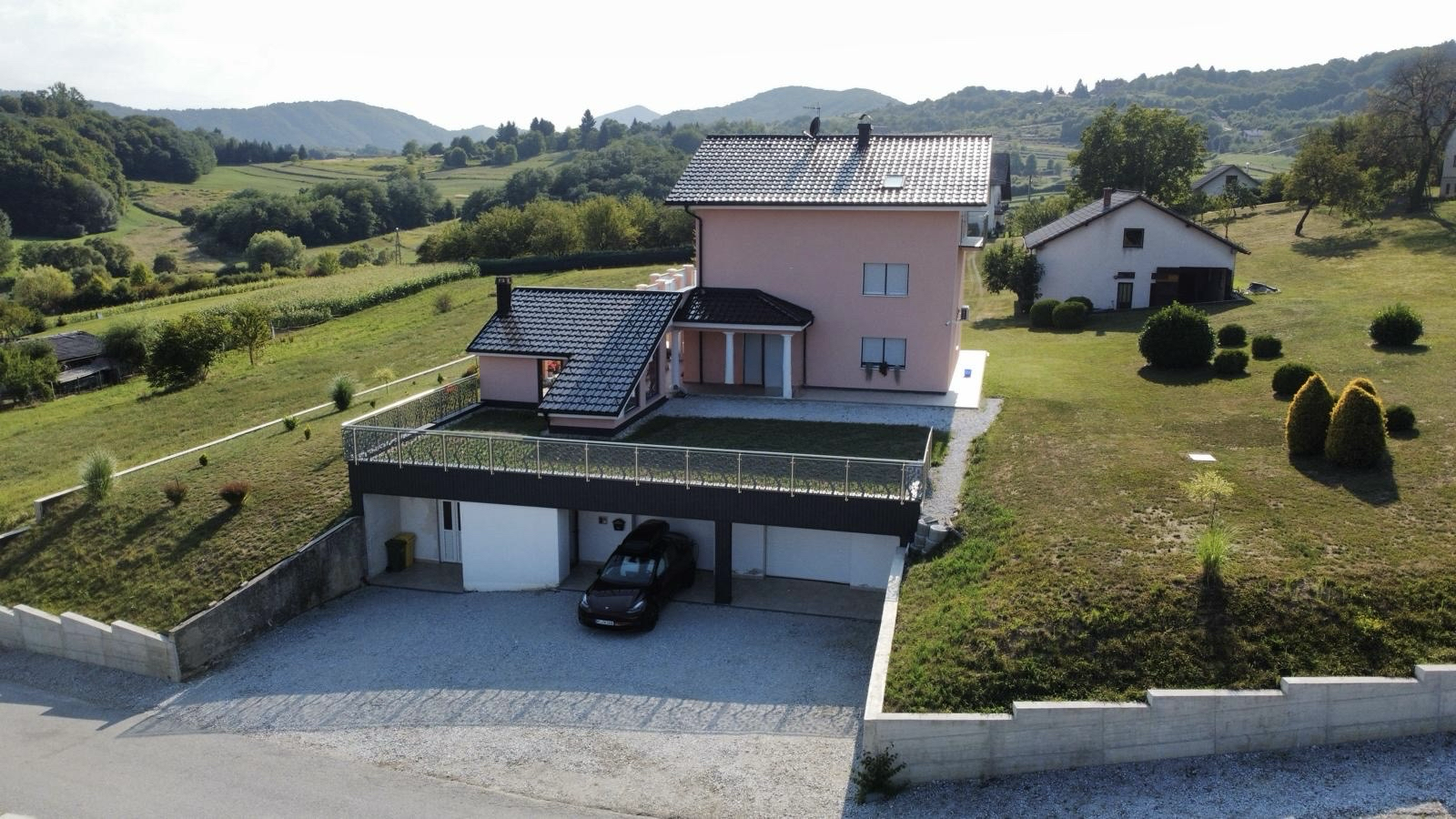 PROVISIONSFREI! Traumhaus in Kroatien bei Zagreb mit 3 Wohneinheiten auf 3 Etagen