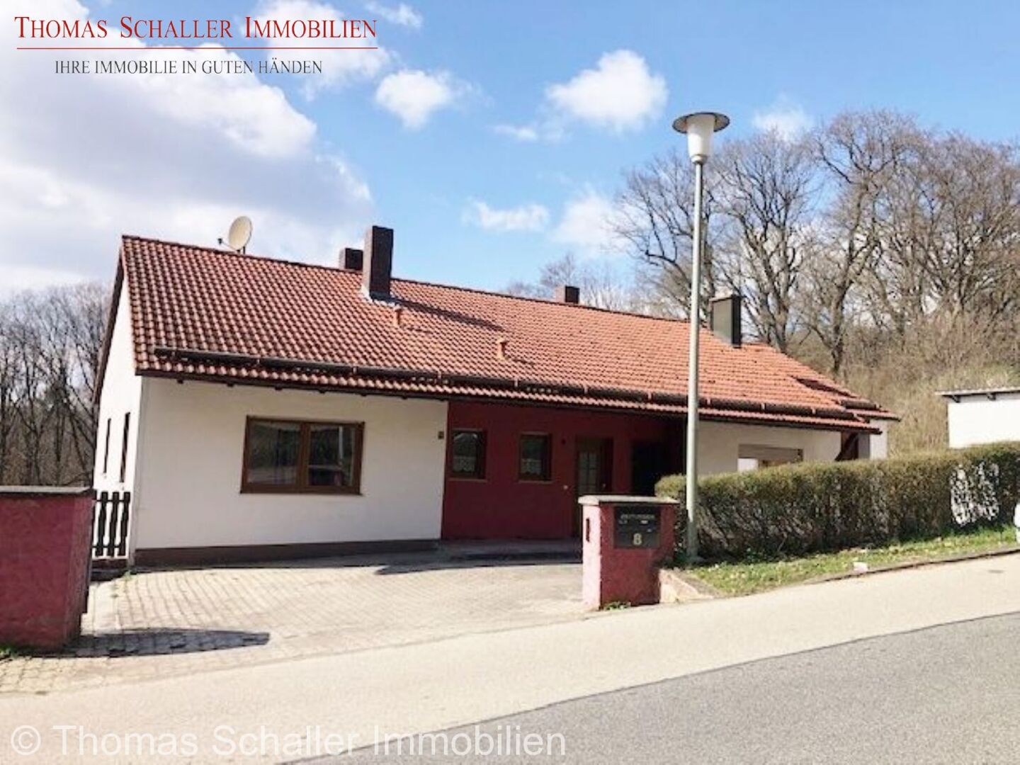 Schönes EFH mit überdachten Pool zur Kapitalanlage oder Selbstnutzung