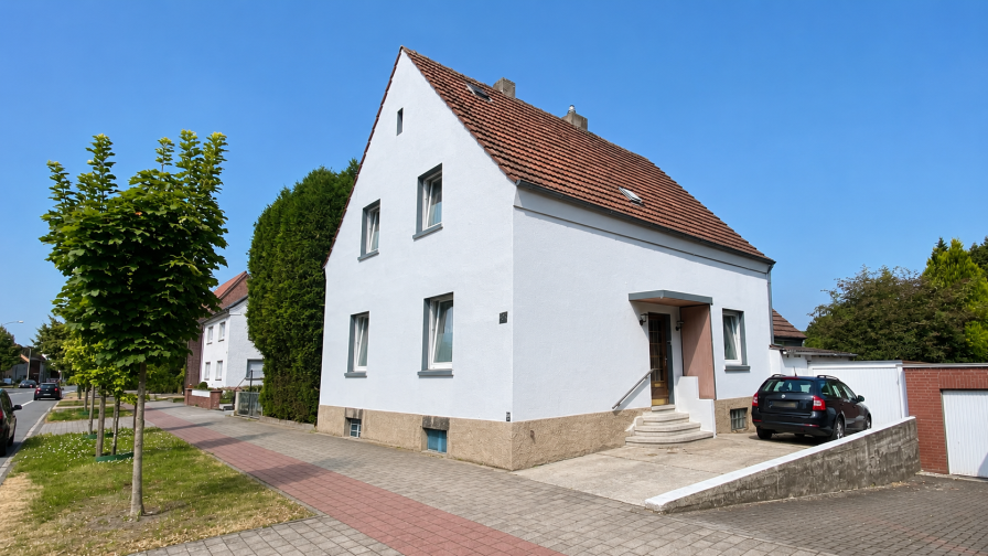 Idyllisches Zuhause für die ganze Familie auf großem Grundstück